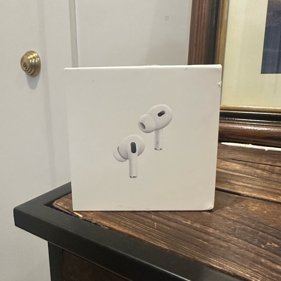 Apple AirPod pro gen 2 gently used with charger